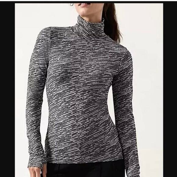 Athleta Tops - Athleta Flurry Black White Long Sleeve Turtleneck Cold Weather Top Size M